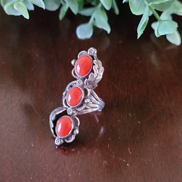 Vintage Sterling Silver Mediterranean Coral Native American Old Pawn Ring Sz 5.5 - Picture 3 of 6